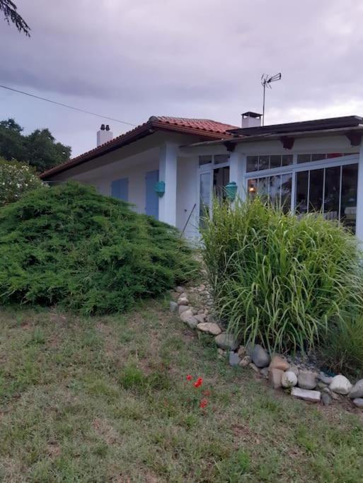 Villa De Charme Avec Piscine Saint-Jory Exterior foto